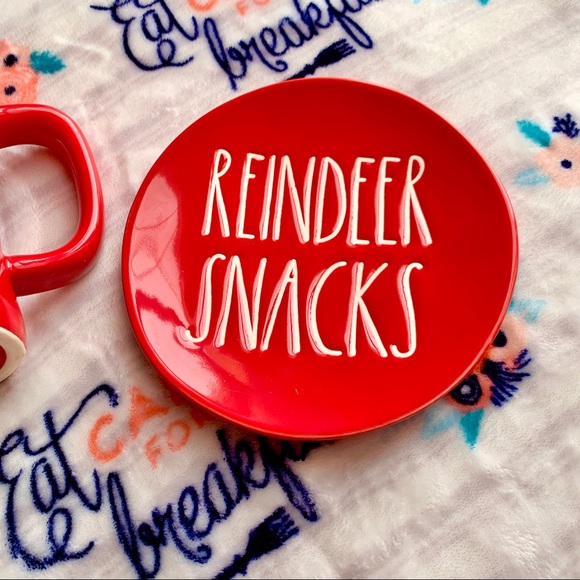 Rae Dunn Christmas Plate & Mug - Picture 2 of 4